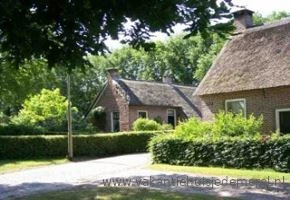 oude dorpsboerderijtjes in Drenthe